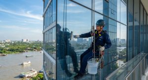 Dịch Vụ Lau Kính Nhà Bè Chuyên Nghiệp – Báo Giá Bảo Linh
