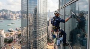 Dịch Vụ Lau Kính Quận 5 Uy Tín, An Toàn, Giá Tốt Nhất